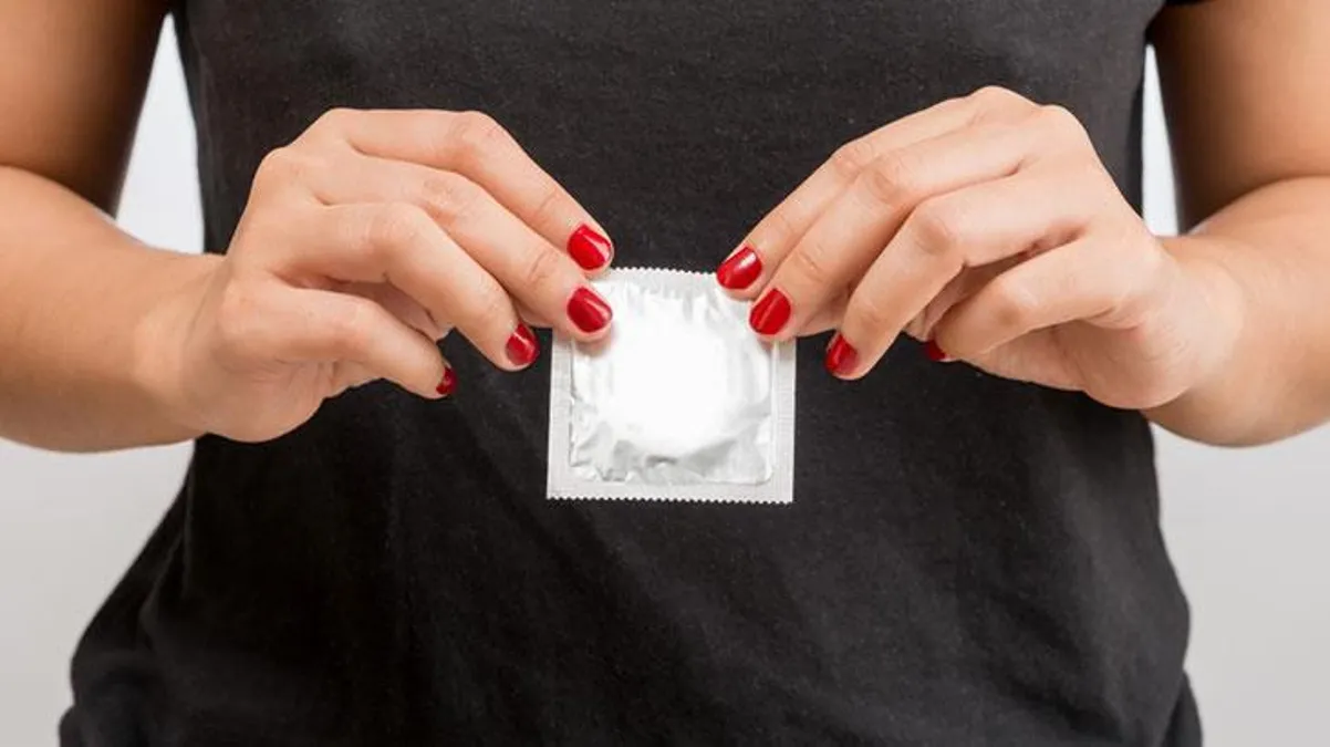 Genç adam, karısının cinsel organından prezervatif çıkmasıyla aldatıldığını öğrendi