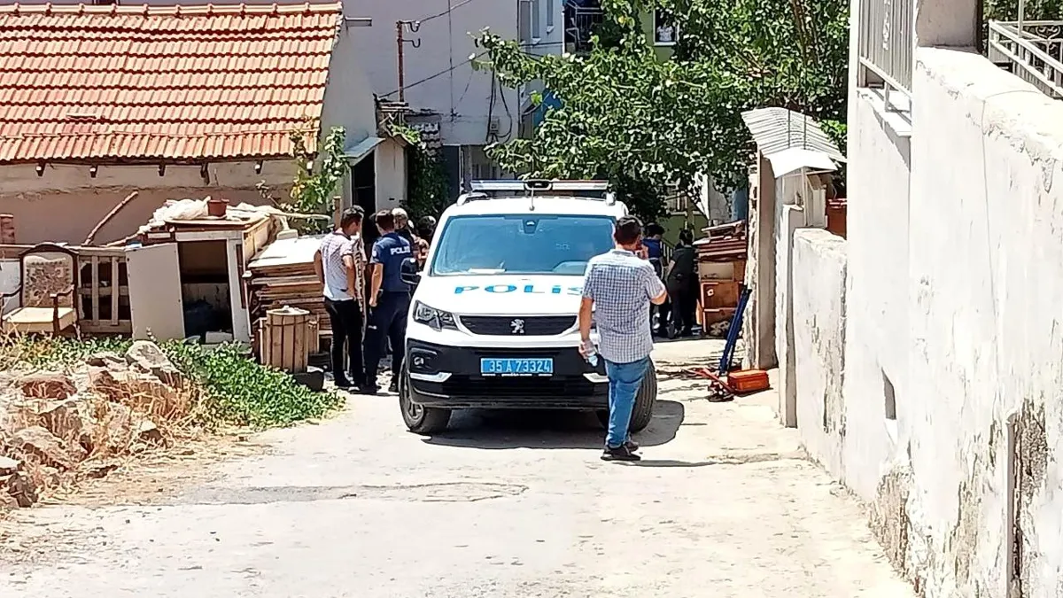 İzmir’de hareketli dakikalar: Bir kişi karısını bıçakla rehin aldı