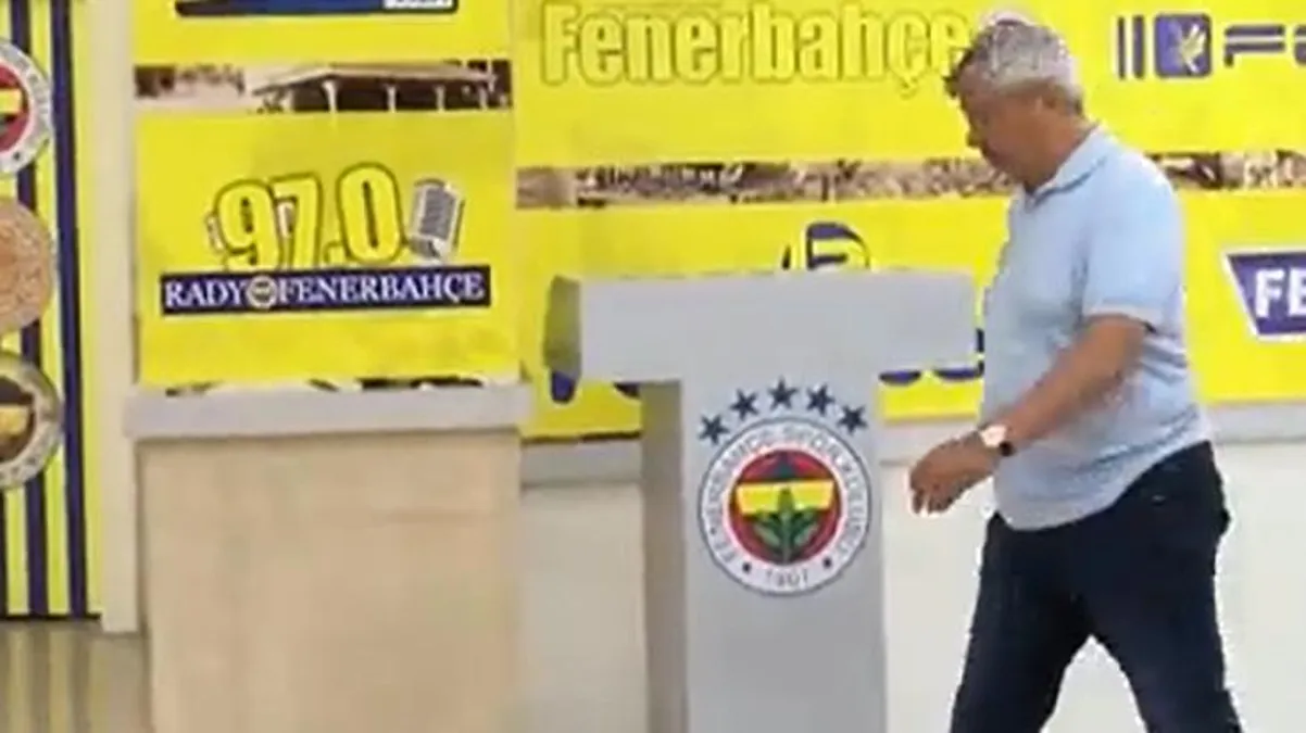 Mircea Lucescu, Fenerbahçe taraftarının Putin tezahüratına tepki göstererek maç sonu basın toplantısına çıkmadı
