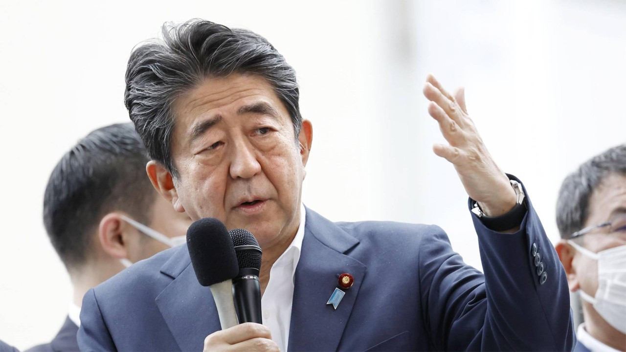 Saldırıya uğrayan Japonya’nın eski başbakanı Shinzo Abe hayatını kaybetti