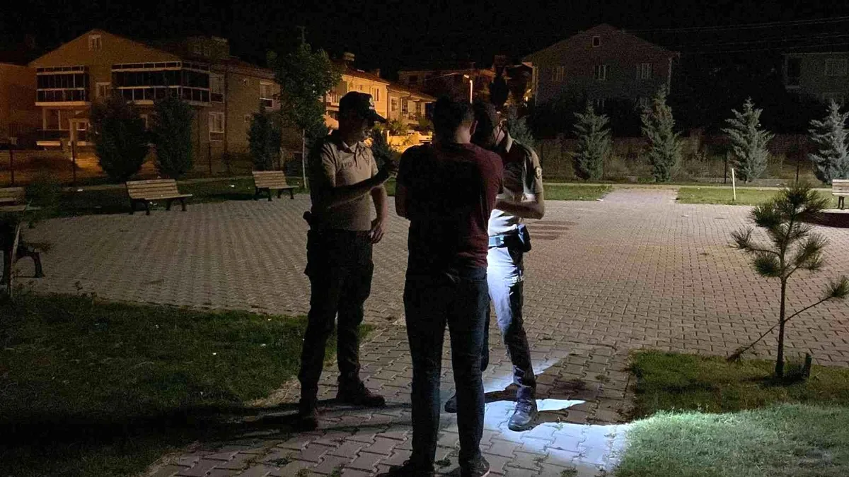 Afyon haber! Emirdağ’da mahalle ve çarşı bekçileri emniyet teşkilatının gözü kulağı oldu