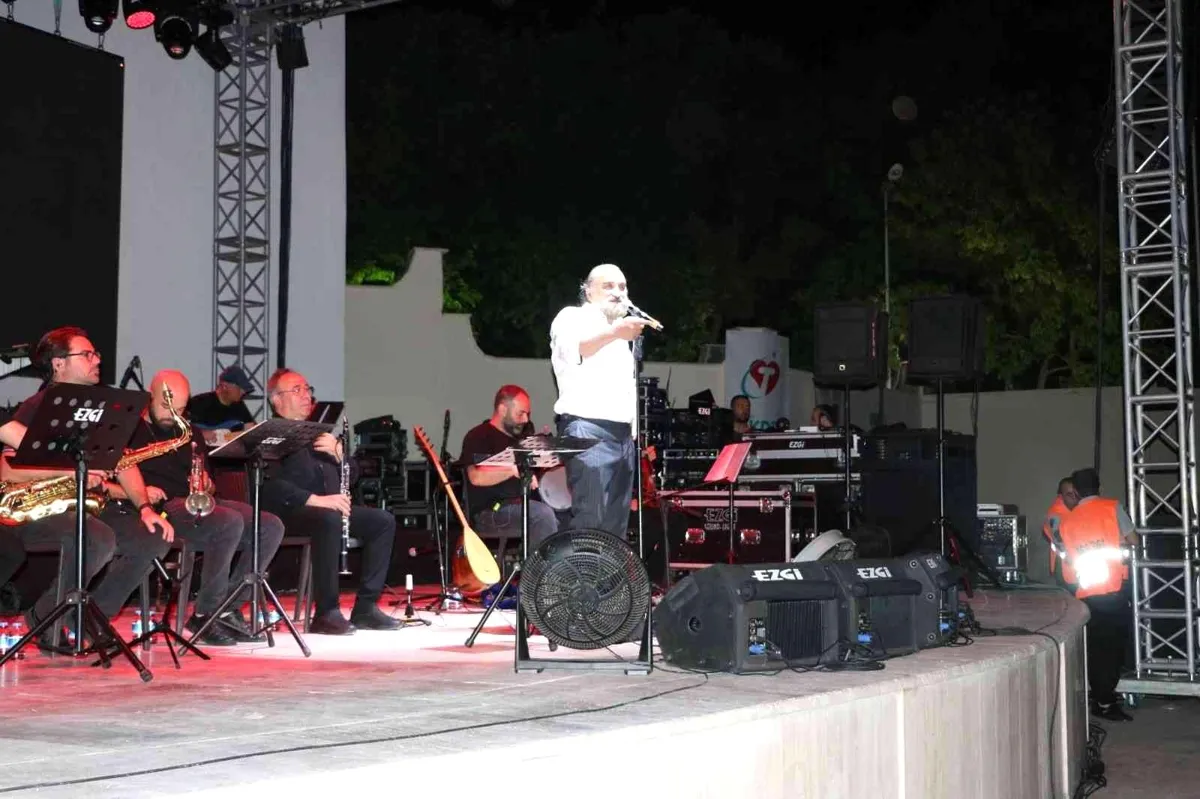 İzmir magazin haberleri: Volkan Konak’ın konserine Tekden’den sağlık desteği