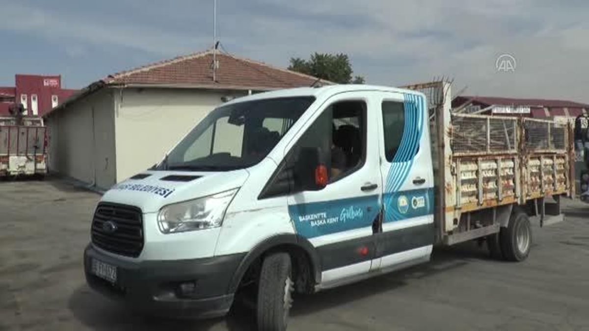 Ankara haberleri: Gölbaşı Belediyesi ekipleri, atık malzemeleri dekoratif eşyalara dönüştürüyor