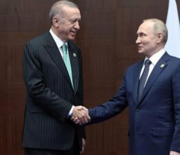 Putin’den Cumhurbaşkanı Erdoğan’a övgü dolu sözler: Ukrayna ile esir takasındaki rolü nedeniyle ona minnettarız