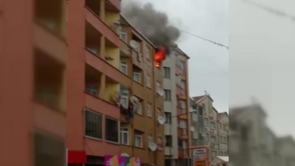 Sinop haberi… Sinop’ta apartman dairesinde yangın: Mahsur kalan vatandaşlar tahliye edildi