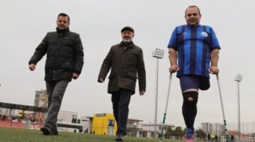 Ahmet Çolakbayrakdar’dan ‘ampute’ takımına kutlama