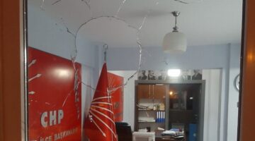 Bursa Gürsu’da CHP binasına taşlı saldırı!