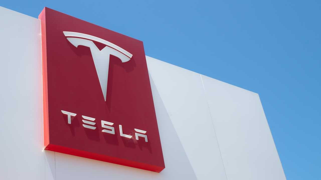 Güney Kore’den, Tesla’ya 2,2 milyon dolar ceza