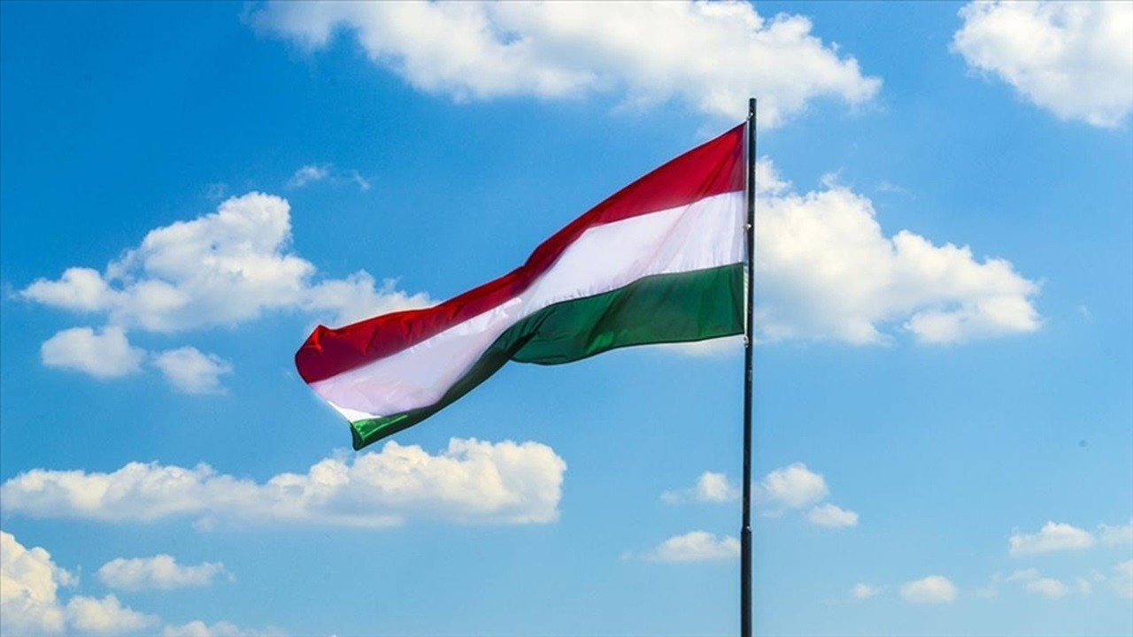 Macaristan barışçıl çözümü desteklediğini açıkladı