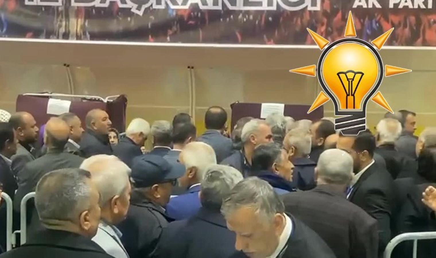 AKP’de kongre krizi: Salonu terk ettiler!