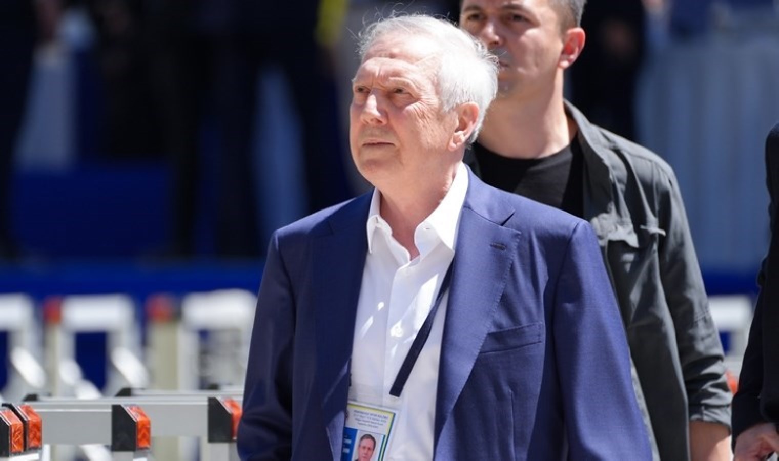 Aziz Yıldırım’dan taraftarlara çağrı: ‘Fenerbahçe pes etmez’