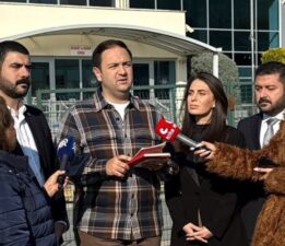 CHP heyetinden Silivri Cezaevi’ne ziyaret: ‘Erdoğan’ı protesto eden tutuklu gençler 16 saat aç susuz bırakıldı’
