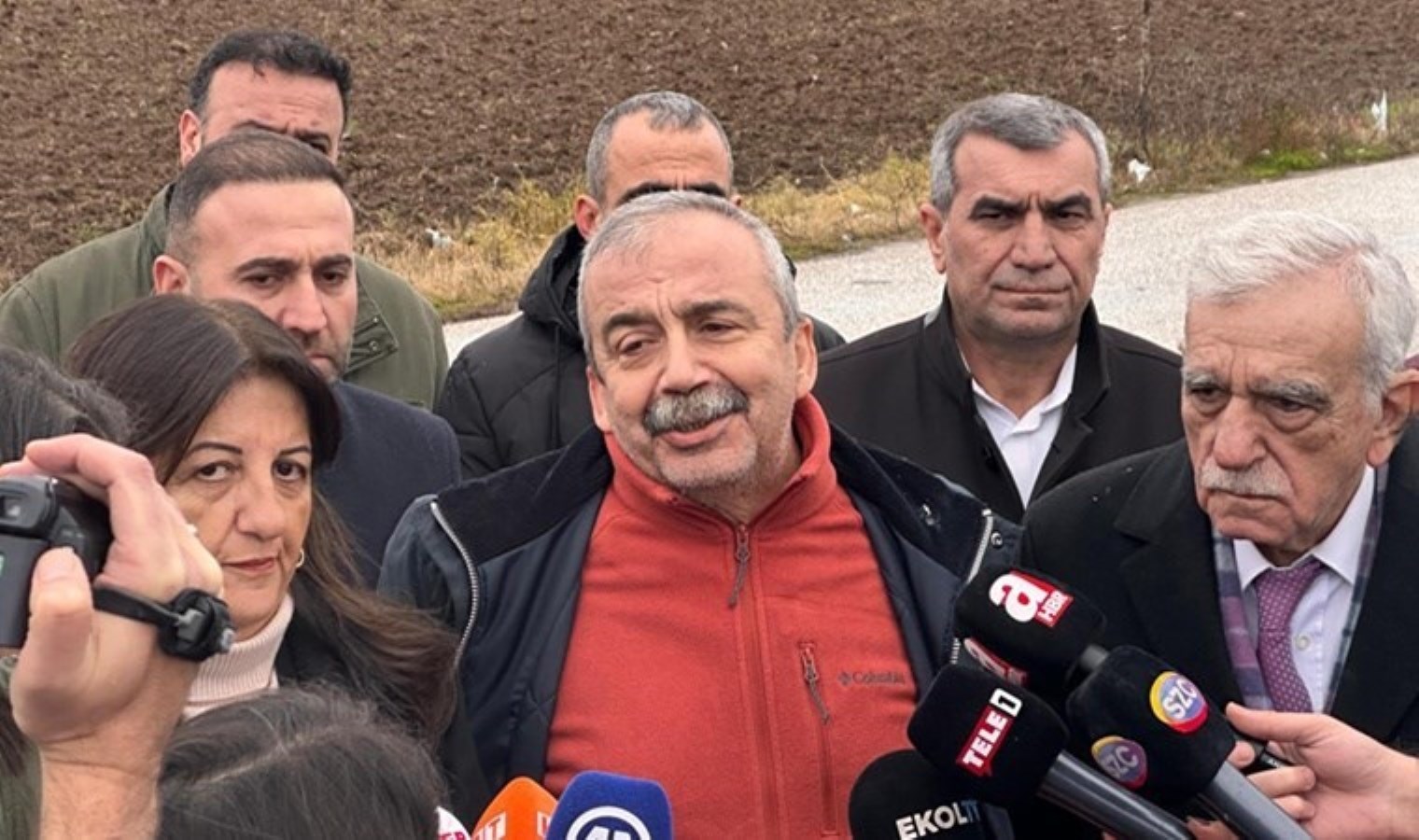 DEM Partili Sırrı Süreyya Önder’den ‘şeffaflık’ eleştirilerine: Bunlar barışa hizmet etmiyor