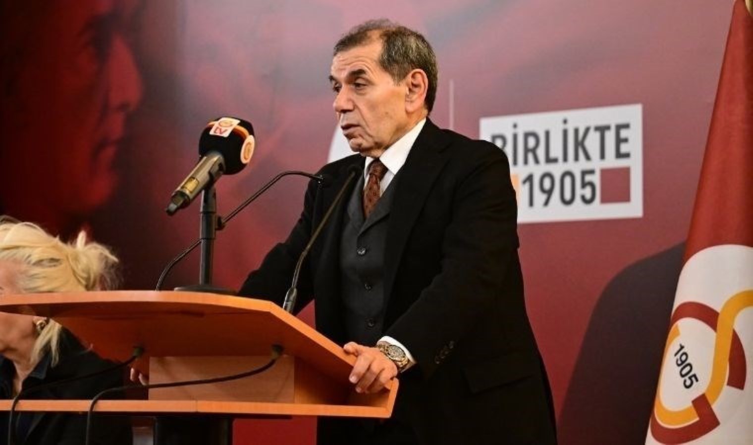 Galatasaray’dan Ali Koç’a çok sert yanıt! ‘Sahada kazanmayı beceremeyen başkanı…’