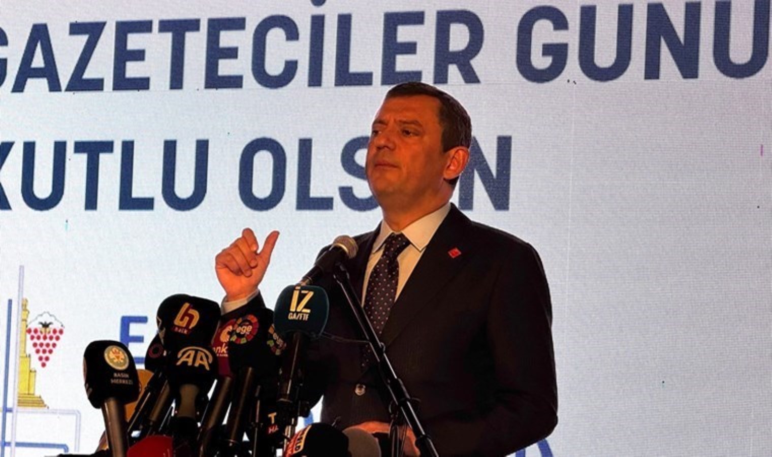 Özgür Özel’den ‘Erdoğan-Öcalan’ vurgusu: ‘Oyunun parçası olmam’