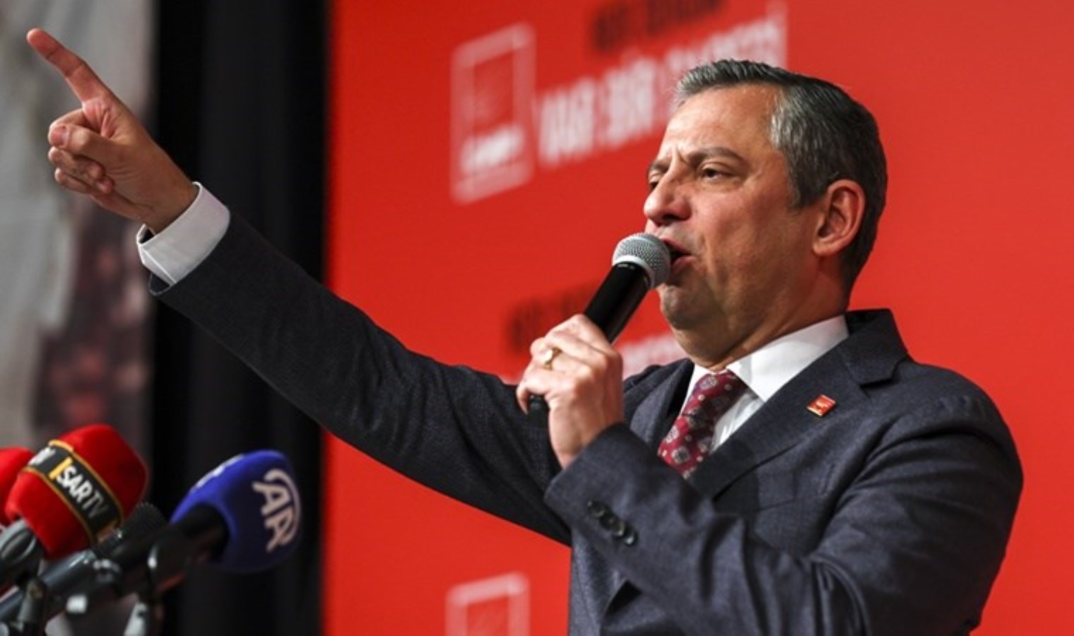 Özgür Özel’den Erdoğan’a: ‘Bu millete Fetih Sureleri ile karın doymadığını anlatmak boynumuzun borcu’