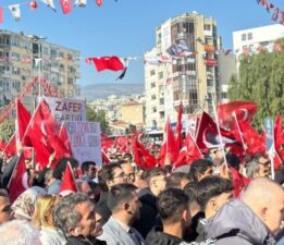 Ümit Özdağ’dan partisinin İzmir mitingine mektup: Silivri’de tutuluyor oluşum şehit Mehmetçiklerimiz ve polislerimizin anısına saygı duruşudur