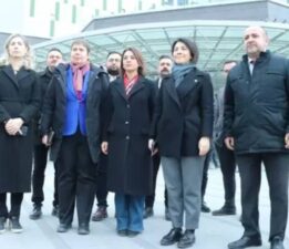 CHP heyeti, sahte içkiden zehirlenen hastaları ziyaret etti