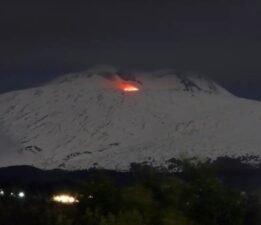 Etna Yanardağı’nda hareketlilik: Lav akışı meydana geldi