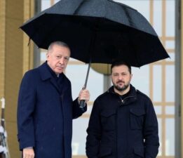 Japon vekilden Zelenski’ye sert sözler: Köpek ulumasından farksız