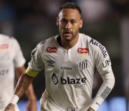 Neymar eski takımı ile sahalara geri döndü!