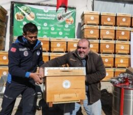 Orman yangınlarında kovanları zarar gören arıcılara destek