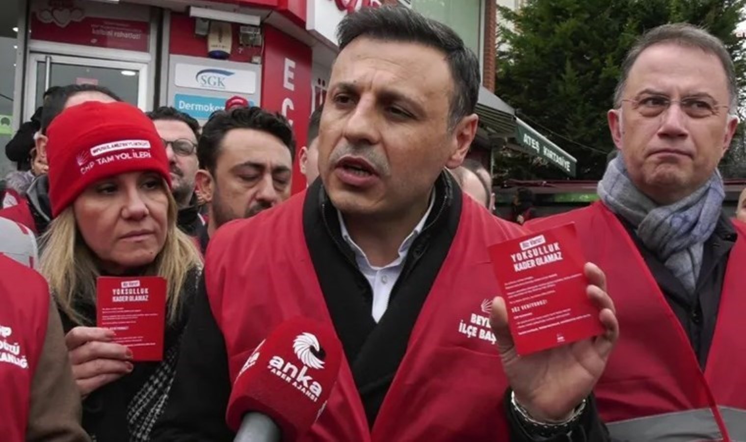 Özgür Çelik’ten İstanbul Valiliği’ne ‘Galata Köprüsü’ tepkisi: ‘Bilal Erdoğan’a izin var ama…’