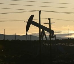 Petrol fiyatları yılbaşındaki seviyeye geriledi! Çıkış kısa sürdü: Stok artışı etkisi gözlemlendi…