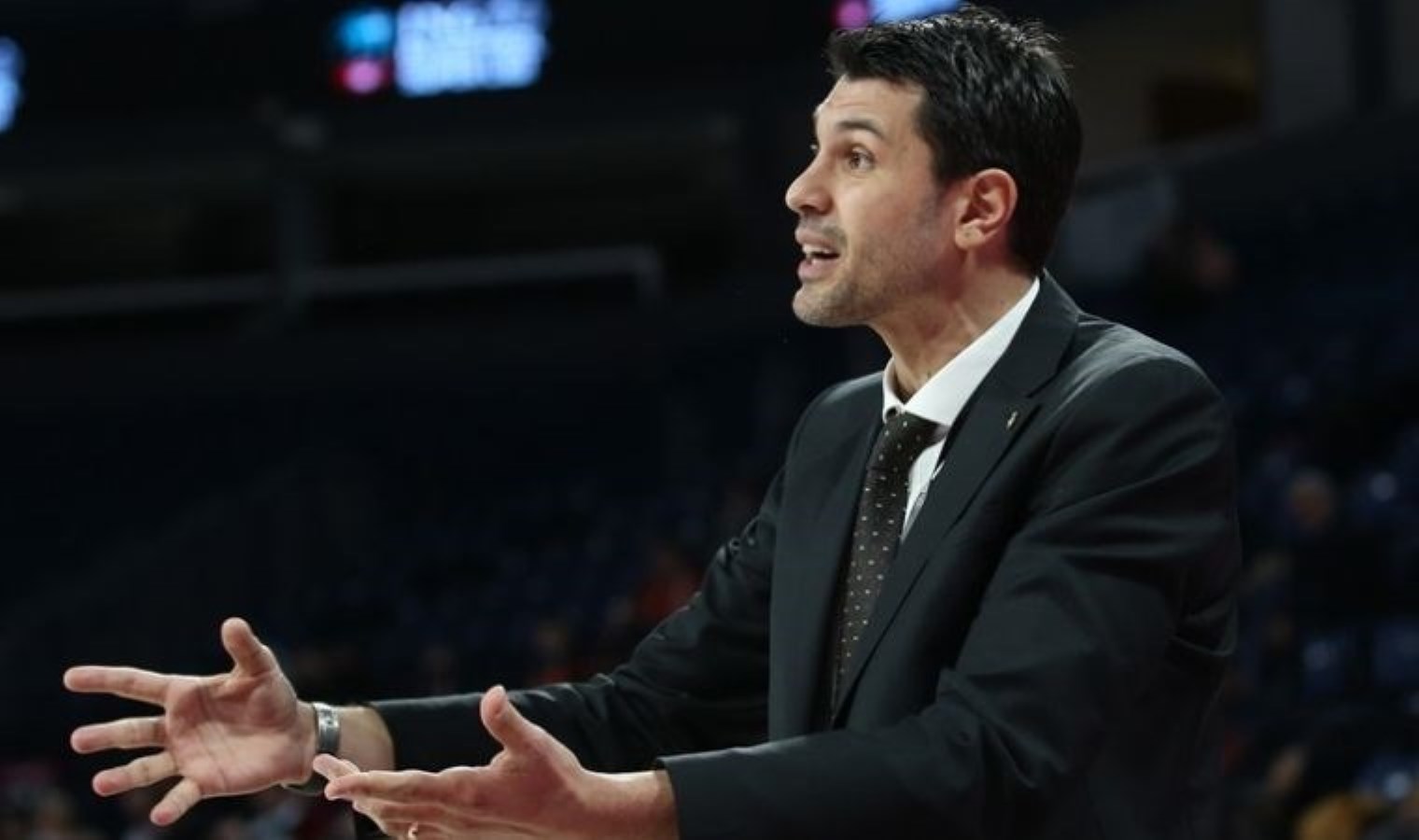 Anadolu Efes, Cenk Akyol’u Genç Takım antrenörlüğüne getirdi