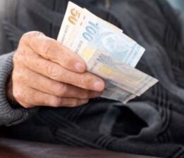 Dev kaybı eski TÜİK Başkanı hesapladı: Emekli bayram ikramiyesi enflasyona göre ne kadar olmalıydı?