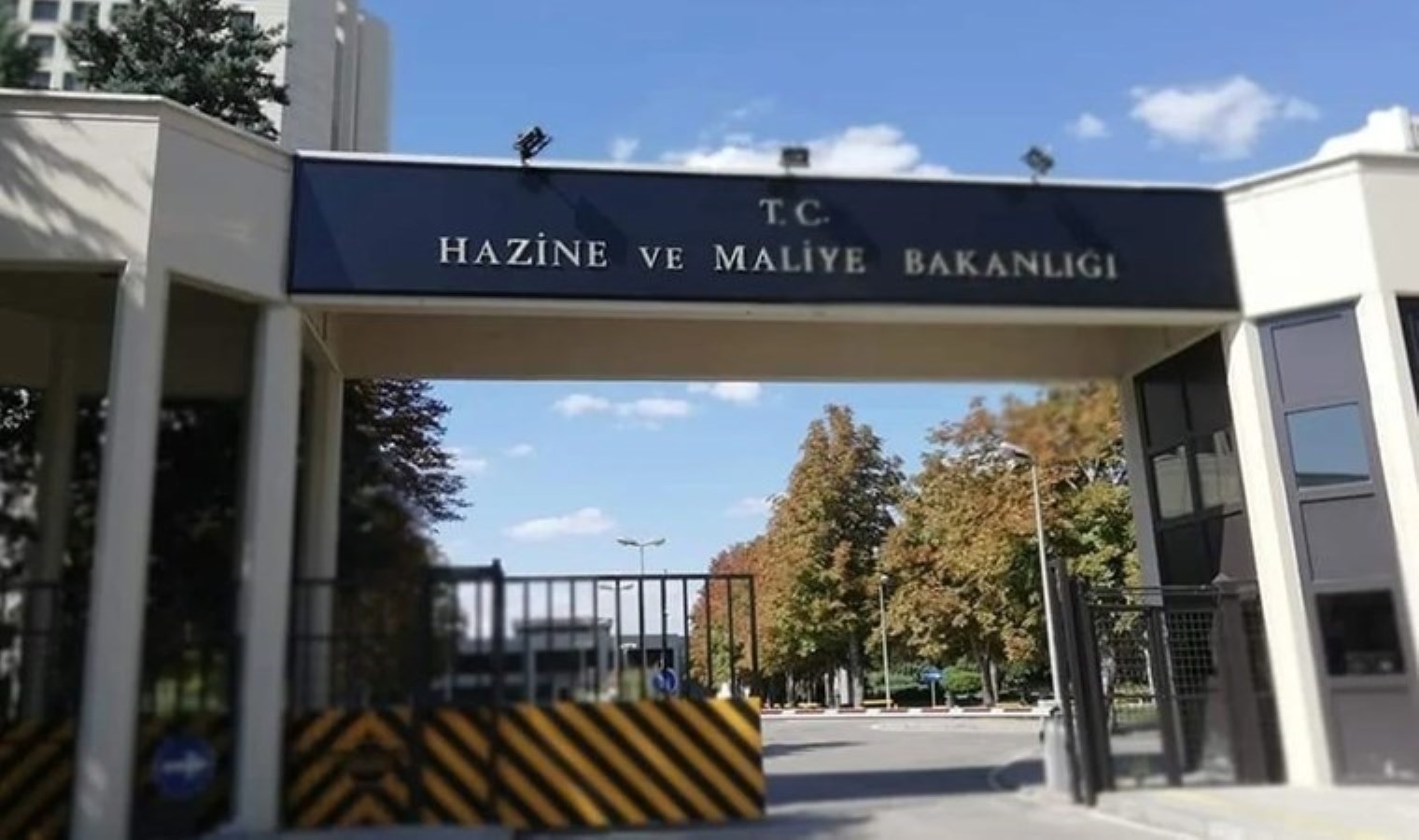 Maliye harekete geçti: O işletmelere milyarlarca liralık vergi cezası geliyor!