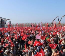 Maltepe’deki dev miting sonrası dikkat çeken gelişme: Protokol kapısında silahlı 2 kişi gözaltına alındı