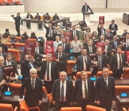 Meclis, ‘İmamoğlu’ protestosuyla açıldı