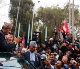 Nepal’de monarşi ayaklanması: Halk sokaklara döküldü