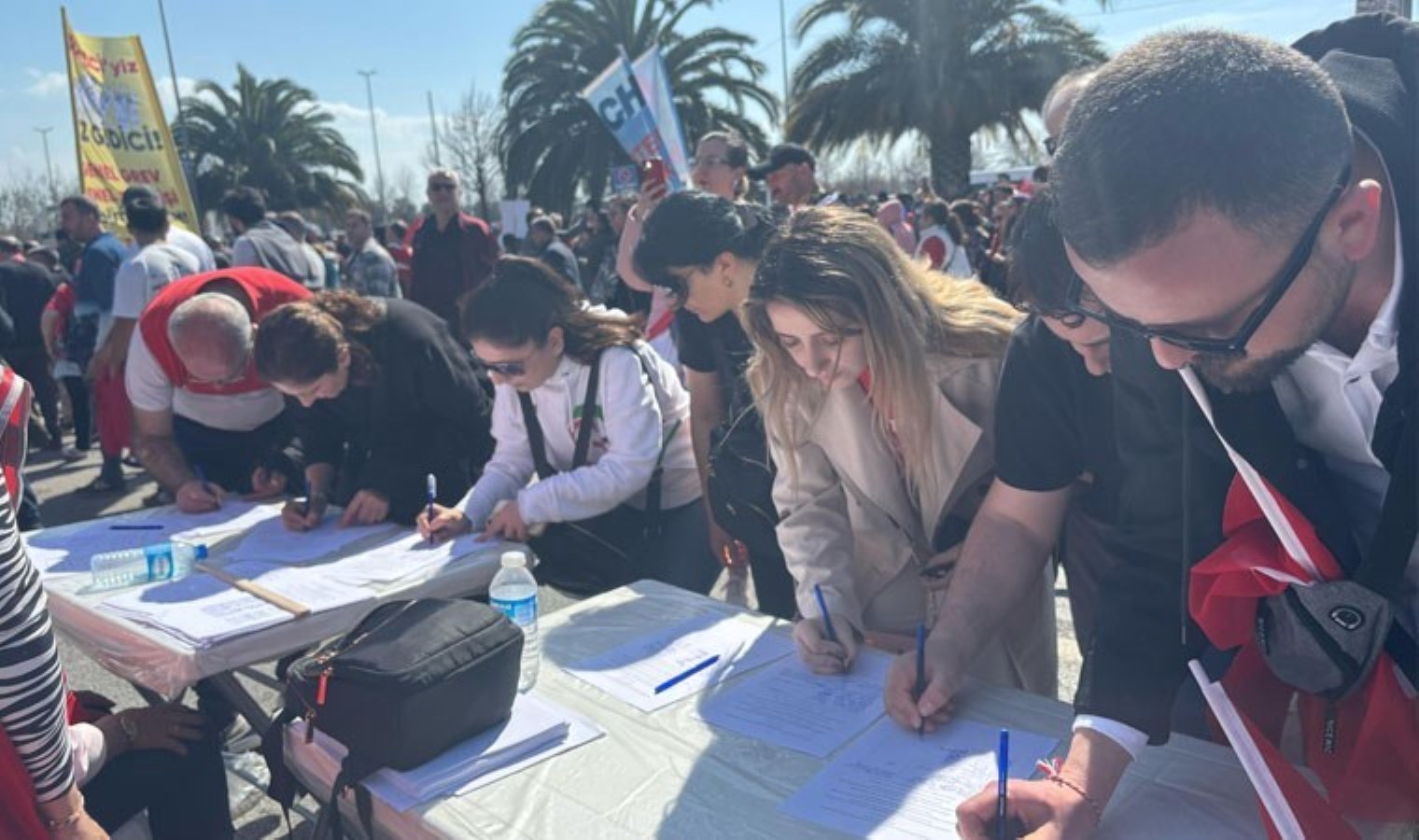 Özgür Özel açıkladı… CHP’den ‘erken seçim’ için imza kampanyası: Hedef 27.7 milyon!