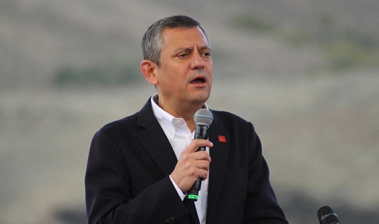 Özgür Özel Saraçhane’de: ‘Özgür ölecek, Saraçhane’yi bırakmayacak’