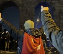 Saraçhane’deki ‘bozkurt’ işaretleri MHP’li vekili kızdırdı