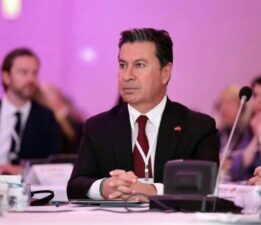 Ahmet Aras: Küresel sorunlara çözüm üretiyoruz