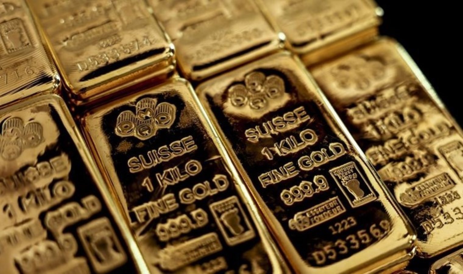 Altın fiyatlarında sert düştü: Yatırımcılar ne beklemeli?