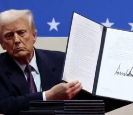 Donald Trump’tan “Kurtuluş Günü” tarifesi: Piyasalar altüst oldu!