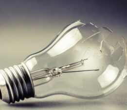 Elektriğe ikinci zam halkı karanlığa gömdü! Yurttaş ateş püskürdü…