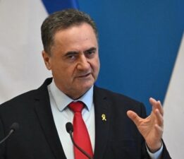 İsrail Savunma Bakanı Katz, hava saldırılarının ardından Suriye’deki yönetimi yine tehdit etti