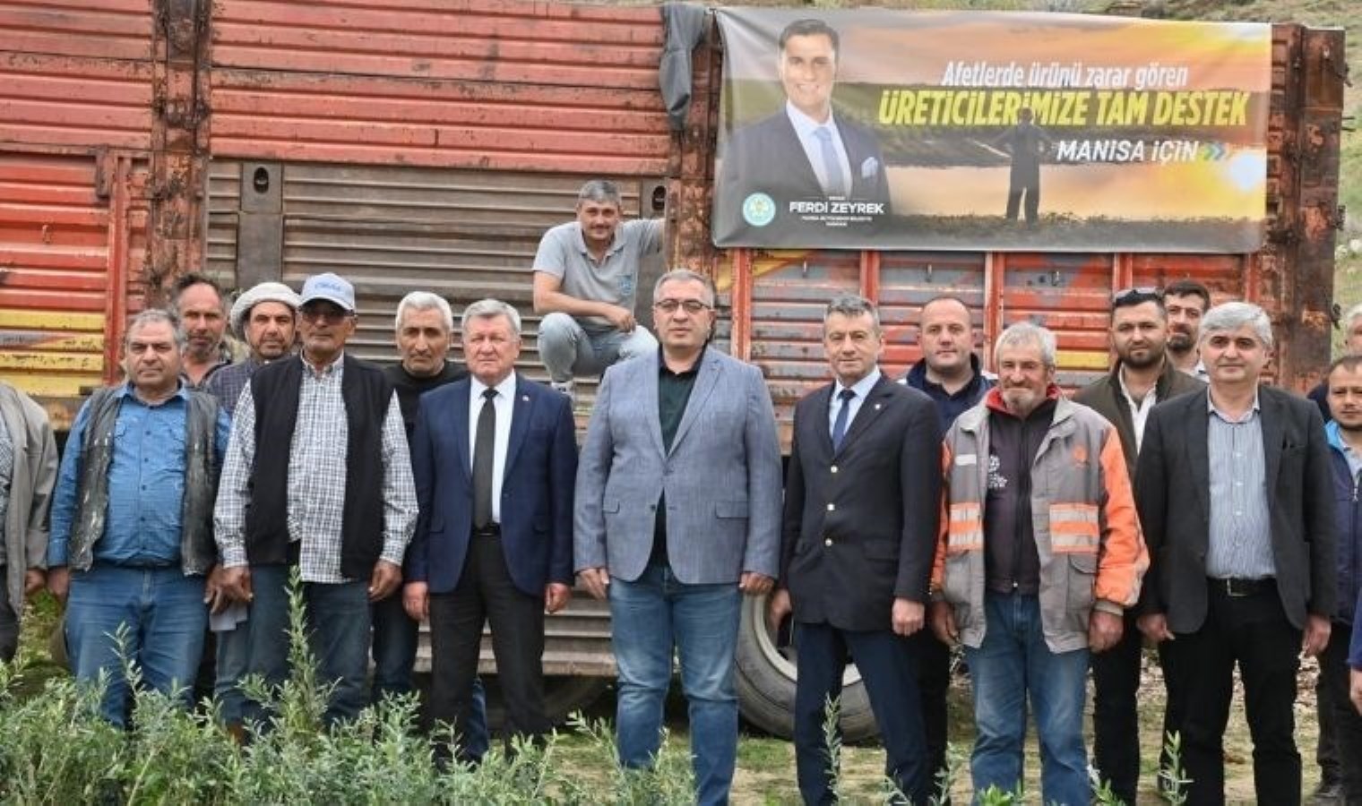 Manisa’da yangından etkilenen üreticiye fidan desteği