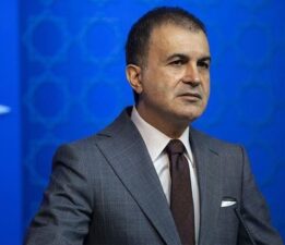 Miting biter bitmez hedef aldı! AKP’li Ömer Çelik’ten, Özgür Özel’e sert sözler: ‘Cümlelerini ciddiye alan tek bir kişi bile yok’