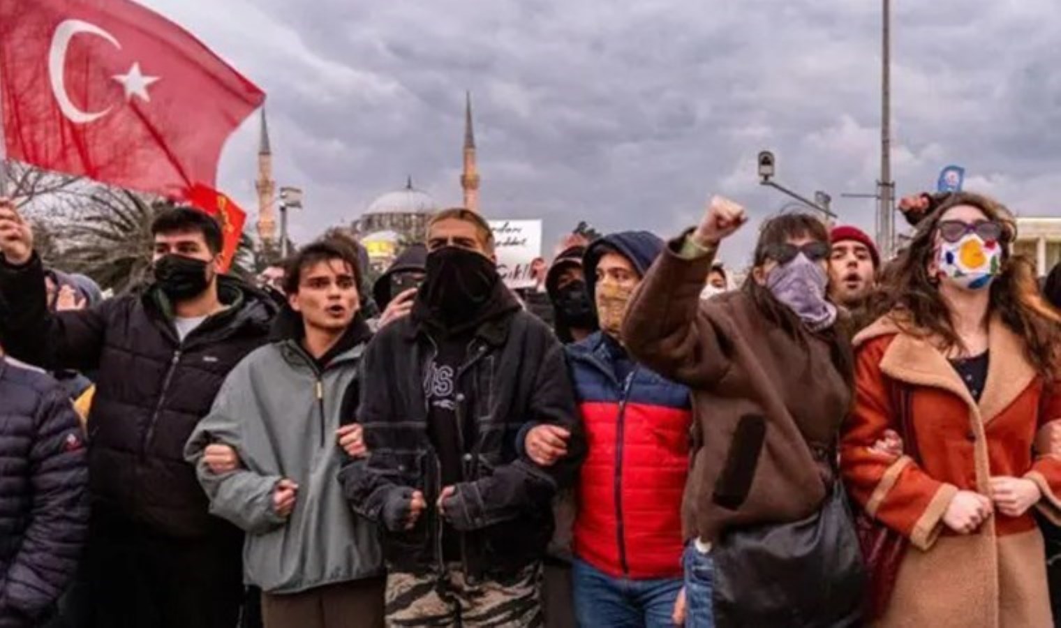 Öğrenciler hakkında hazırlanan iddianameye CHP’den tepki: ‘O kadar korkuyorlar ki, gençlere siyasi yasak getiriyorlar…’