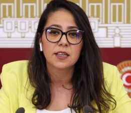 Sera Kadıgil 1 Mayıs için ‘Kadıköy’ çağrısı eleştirilerine yanıt verdi