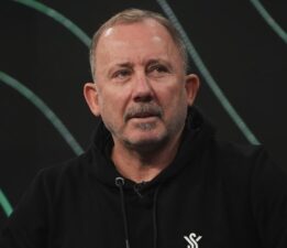 Sergen Yalçın’dan yeni transfere eleştiri: ‘Galatasaray’a yakışmayan bir oyuncu’