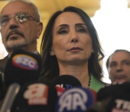 Tülay Hatimoğulları, aynı gafı tekrar yaptı: ‘Sayın Abdullah Bahçeli…’