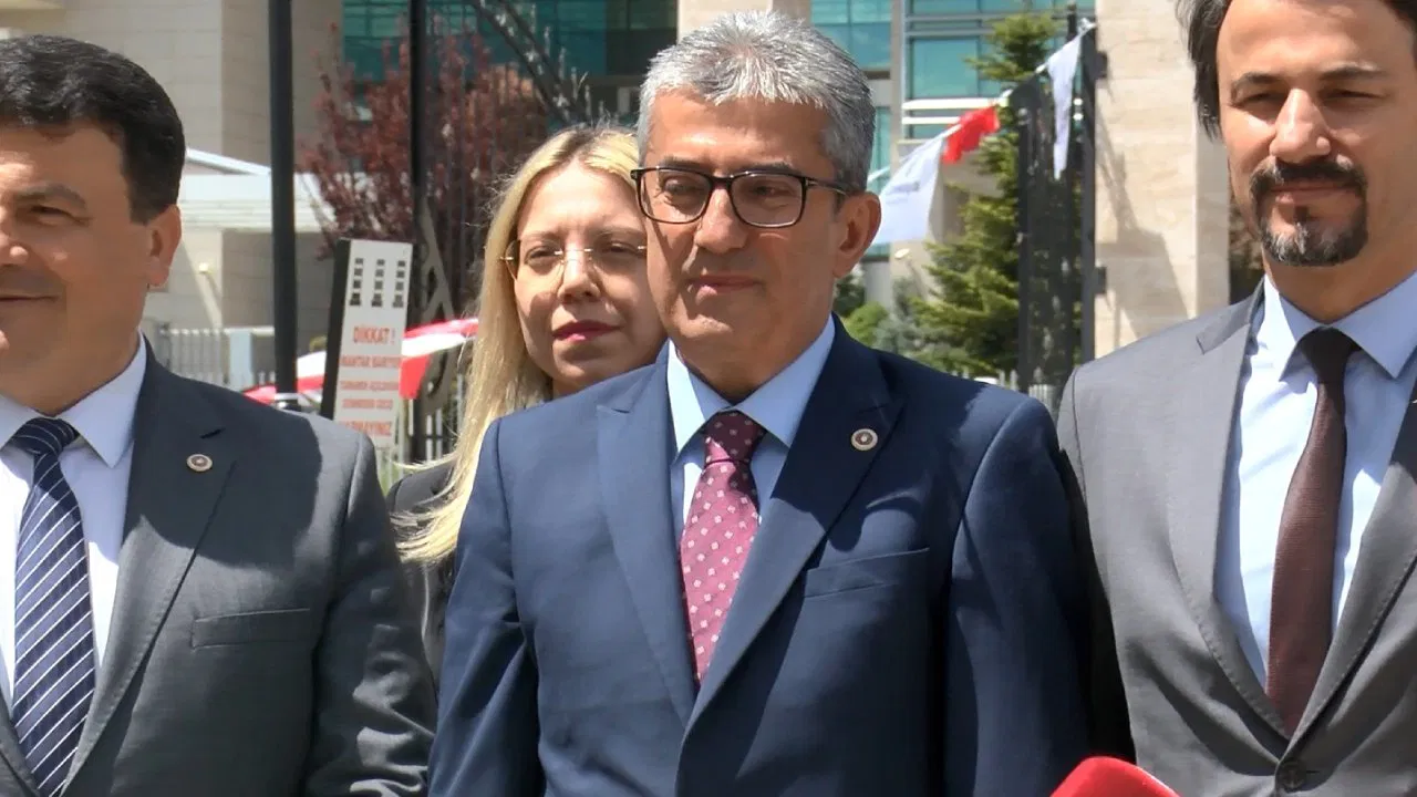 CHP’den AYM’ye yürürlüğü durdurma ve iptal başvuruları