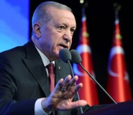 Erdoğan ‘kutuplaştırmadan’ şikayet etti, muhalefeti hedef aldı: ‘Gözlerine bant çekmişler’